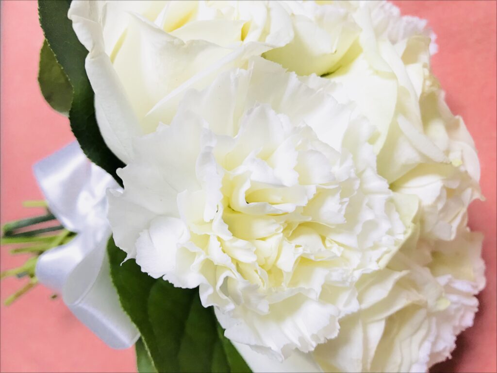 白いトルコキキョウの花束